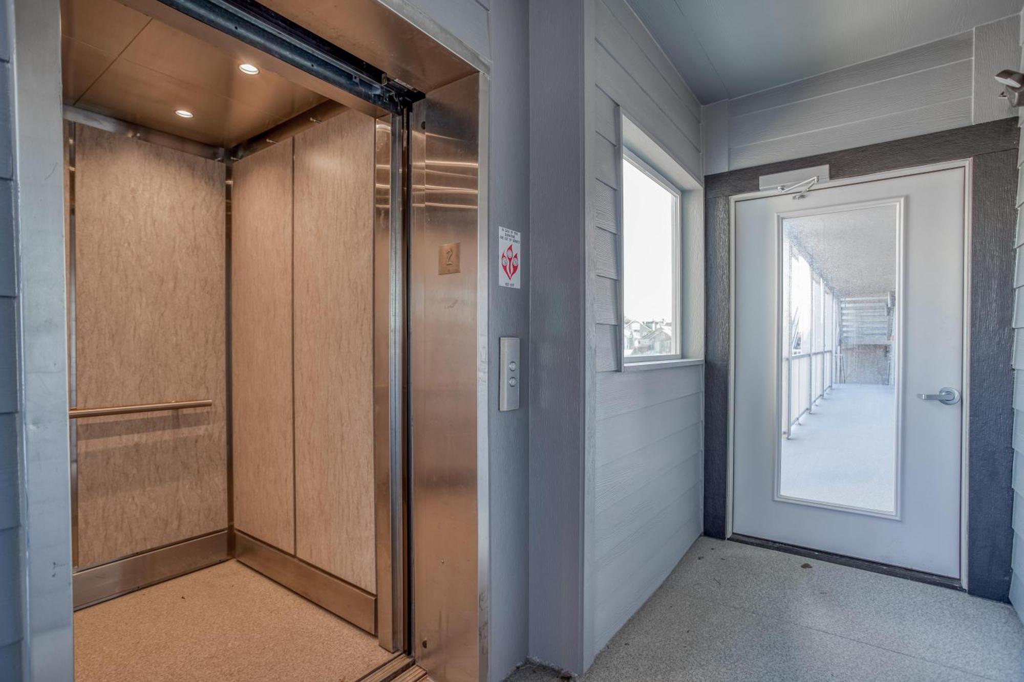 Nye Suite Newport Luaran gambar